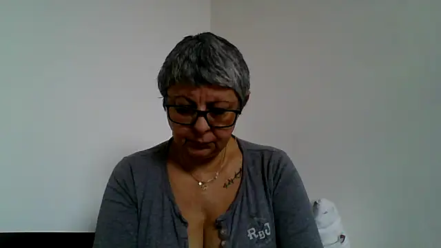 roseblak42 online show from 02.04.26