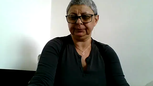 Snapshot of roseblak42 chatting on 04.30.26 roseblak42 online show from 04.30.26