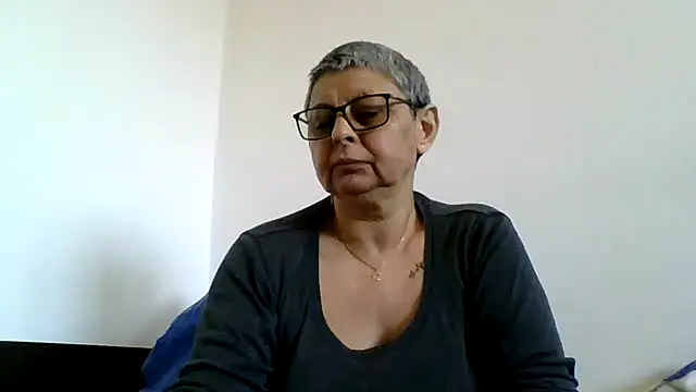Snapshot of roseblak42 chatting on 05.02.26 roseblak42 online show from 05.02.26