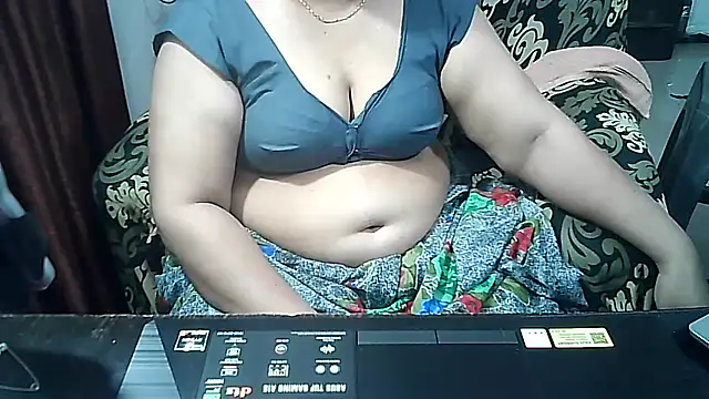 Snapshot of Punambhabisexy chatting on 09.27.25 Punambhabisexy online show from 09.27.25