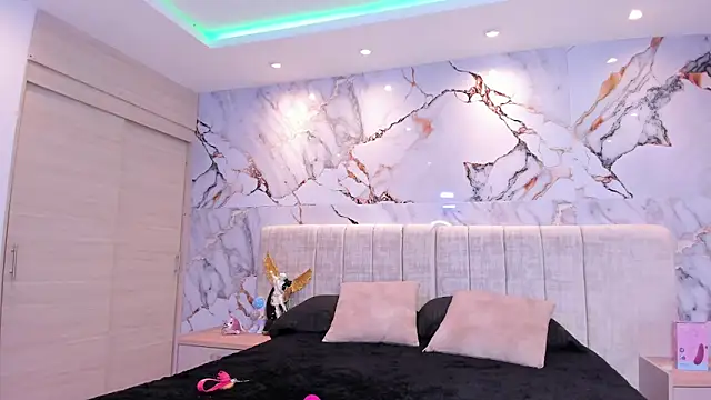 kiana cream online show from 11.05.25