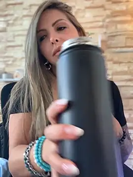  Abril-Office1 online show from 11.04.25