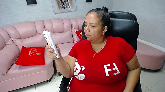 Penelope Nipples  online show from 12.28.24