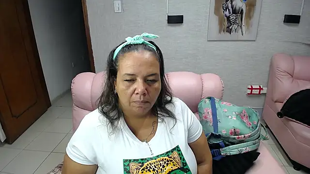 Snapshot of Penelope_Nipples_ chatting on 11.10.25 Penelope Nipples online show from 11.10.25