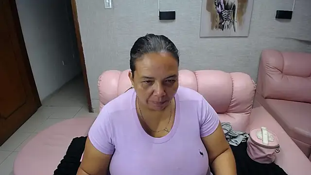 Snapshot of Penelope_Nipples_ chatting on 11.20.25 Penelope Nipples online show from 11.20.25