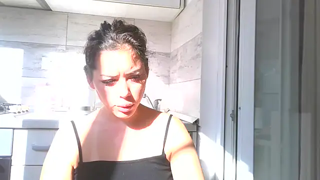 LovelyJulliette online show from 10.29.25