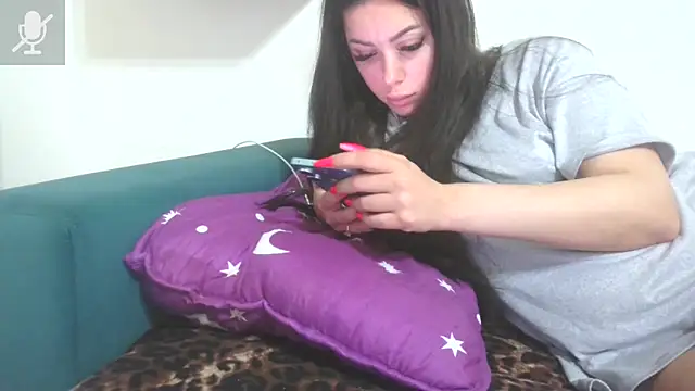 Snapshot of LovelyJulliette chatting on 04.21.26 LovelyJulliette online show from 04.21.26