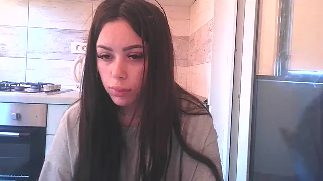 Snapshot of LovelyJulliette chatting on 04.27.26 LovelyJulliette online show from 04.27.26