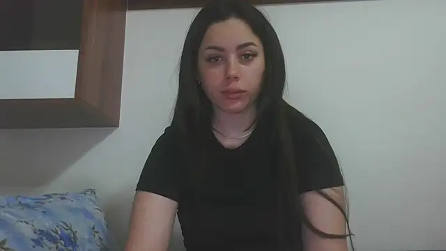Snapshot of LovelyJulliette chatting on 05.12.26 LovelyJulliette online show from 05.12.26