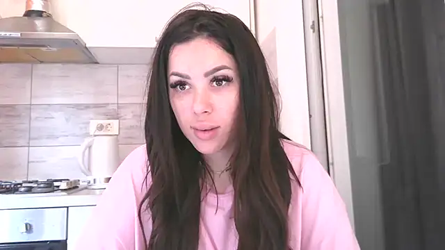 Snapshot of LovelyJulliette chatting on 05.20.26 LovelyJulliette online show from 05.20.26