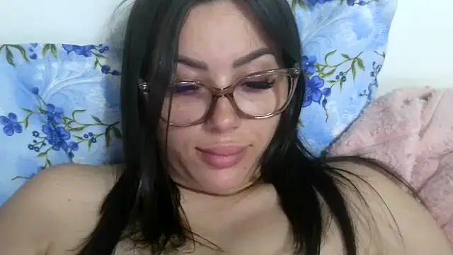 Snapshot of LovelyJulliette chatting on 05.31.26 LovelyJulliette online show from 05.31.26