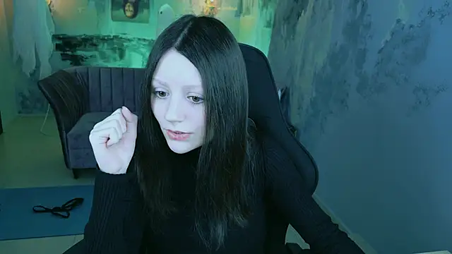 Snapshot of VeliraBraitberg chatting on 12.08.24 VeliraBraitberg online show from 12.08.24