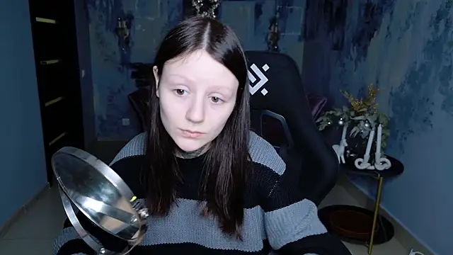 Snapshot of VeliraBraitberg chatting on 01.05.25 VeliraBraitberg online show from 01.05.25