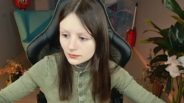 Snapshot of VeliraBraitberg chatting on 01.25.25 VeliraBraitberg online show from 01.25.25