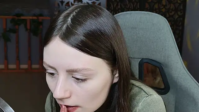 Snapshot of VeliraBraitberg chatting on 02.05.25 VeliraBraitberg online show from 02.05.25