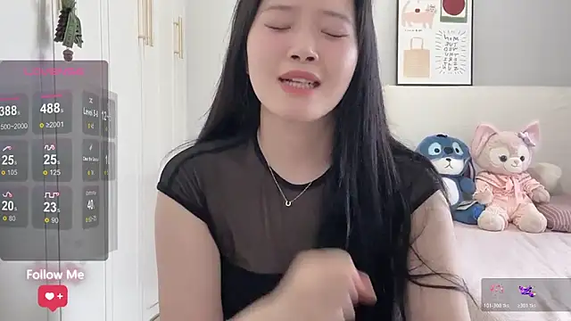 Snapshot of rose-u chatting on 05.17.26 rose-u online show from 05.17.26