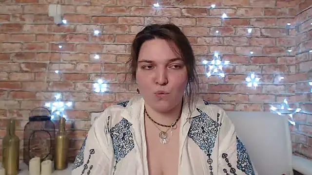 Amelia Kiss  online show from 01.27.25