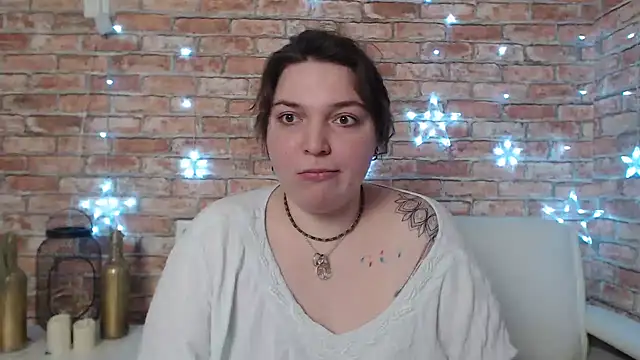 Amelia Kiss  online show from 01.31.25