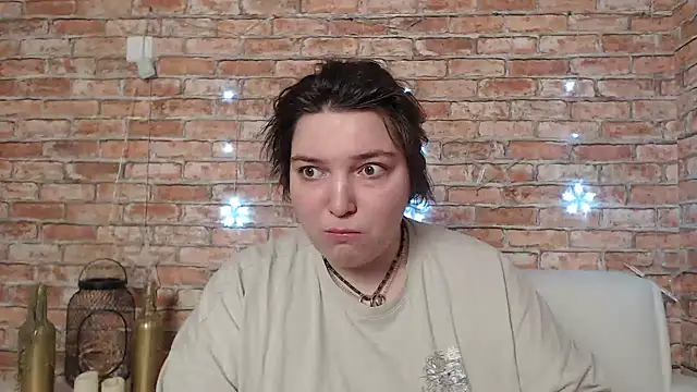 Amelia Kiss  online show from 02.05.25