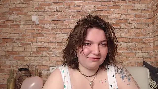 Amelia Kiss  online show from 02.15.25