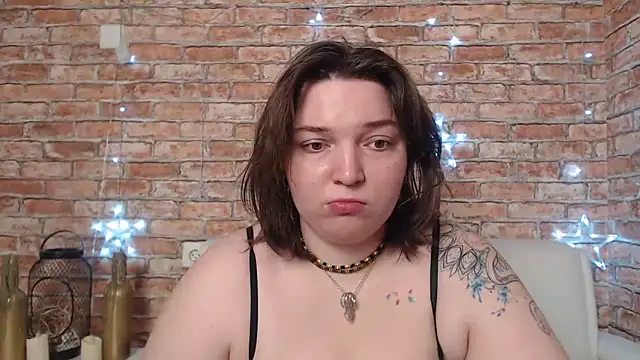 Amelia Kiss  online show from 03.16.25