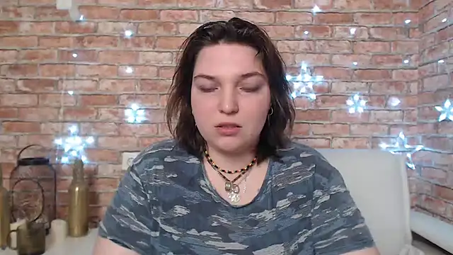 Amelia Kiss  online show from 03.19.25