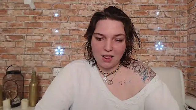 Amelia Kiss  online show from 03.23.25