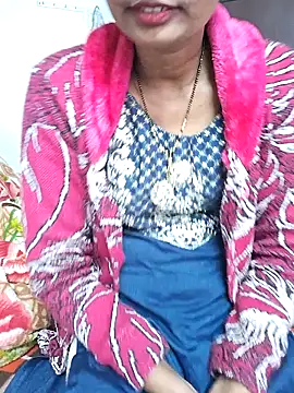 Snapshot of Babita03 chatting on 01.14.25 Babita03 online show from 01.14.25