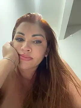 Snapshot of Bruninhaa34 chatting on 02.12.25 Bruninhaa34 online show from 02.12.25