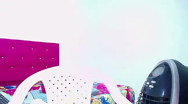 Snapshot of candy_dustano691 chatting on 01.07.25 candy dustano691 online show from 01.07.25