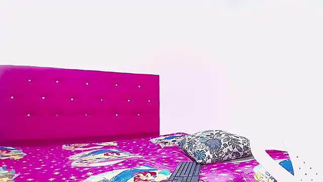 Snapshot of candy_dustano691 chatting on 02.13.25 candy dustano691 online show from 02.13.25