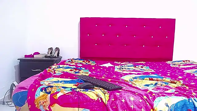 Snapshot of candy_dustano691 chatting on 02.20.25 candy dustano691 online show from 02.20.25