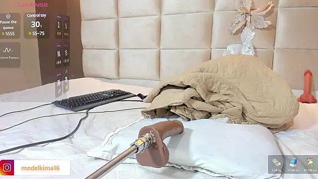 Snapshot of Kima1_ chatting on 01.21.25 Kima1  online show from 01.21.25