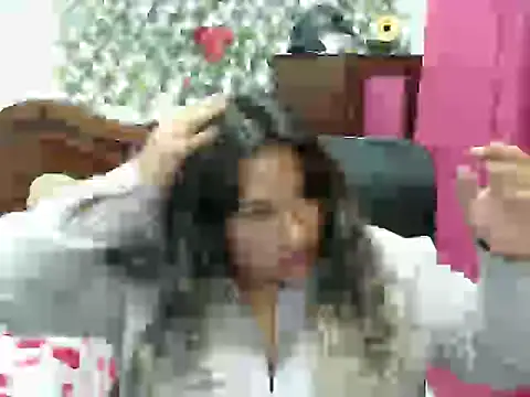 Snapshot of EmilyLove1014 chatting on 12.21.24 EmilyLove1014 online show from 12.21.24