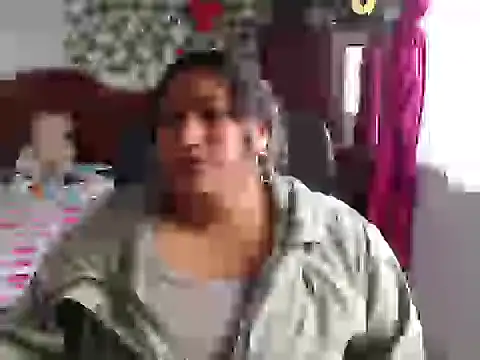 Snapshot of EmilyLove1014 chatting on 12.27.24 EmilyLove1014 online show from 12.27.24