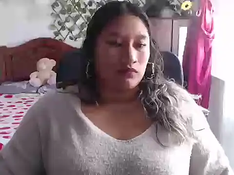 Snapshot of EmilyLove1014 chatting on 01.13.25 EmilyLove1014 online show from 01.13.25