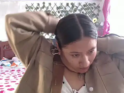 Snapshot of EmilyLove1014 chatting on 01.14.25 EmilyLove1014 online show from 01.14.25