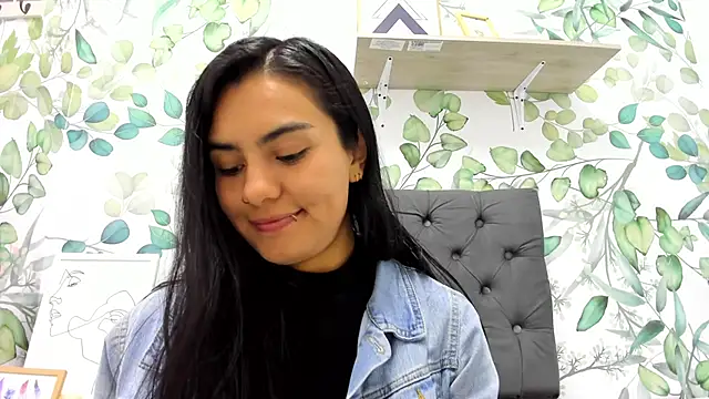 atilanadiaz7 online show from 03.18.25