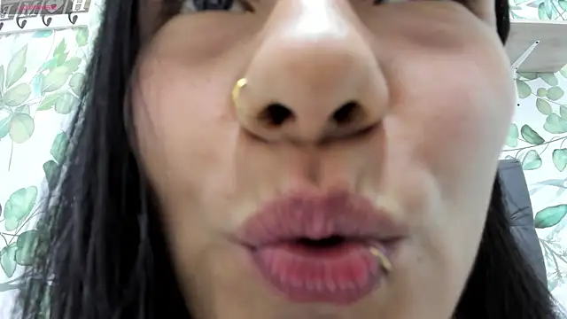 atilanadiaz7 online show from 10.06.25