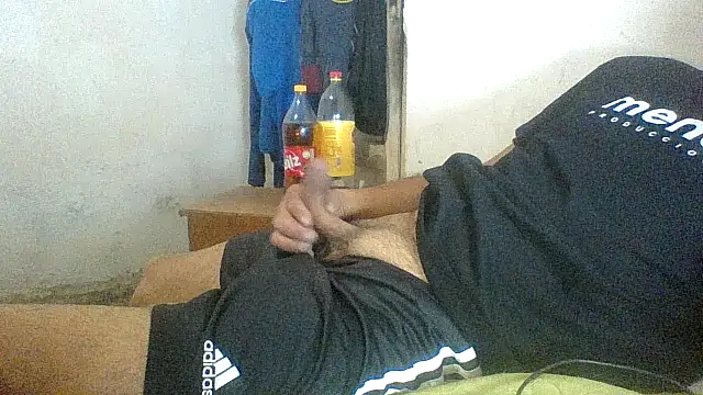 Snapshot of cartiagiz chatting on 11.30.25 cartiagiz online show from 11.30.25