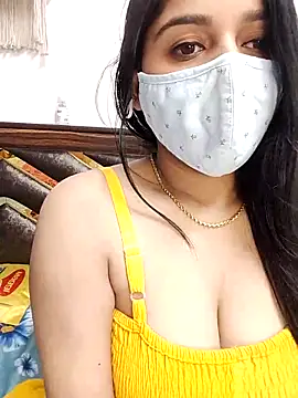 Snapshot of Gloie4u chatting on 03.04.25 Gloie4u online show from 03.04.25