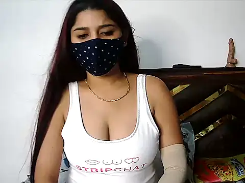 Gloie4u online show from 10.31.25