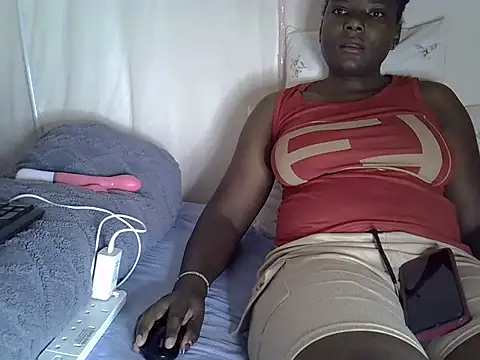 Snapshot of Sweetreena chatting on 10.14.25 Sweetreena online show from 10.14.25
