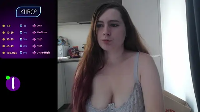 Snapshot of Dominahot4you chatting on 09.17.25 Dominahot4you online show from 09.17.25
