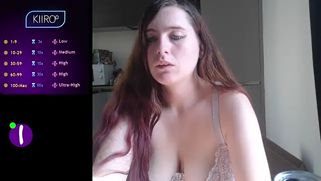 Snapshot of Dominahot4you chatting on 09.19.25 Dominahot4you online show from 09.19.25