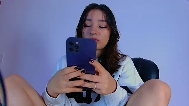 Snapshot of vayolett01_dakotta chatting on 09.20.25 vayolett01 dakotta online show from 09.20.25