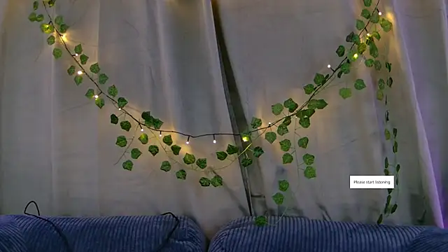 Snapshot of vayolett01_dakotta chatting on 12.22.25 vayolett01 dakotta online show from 12.22.25