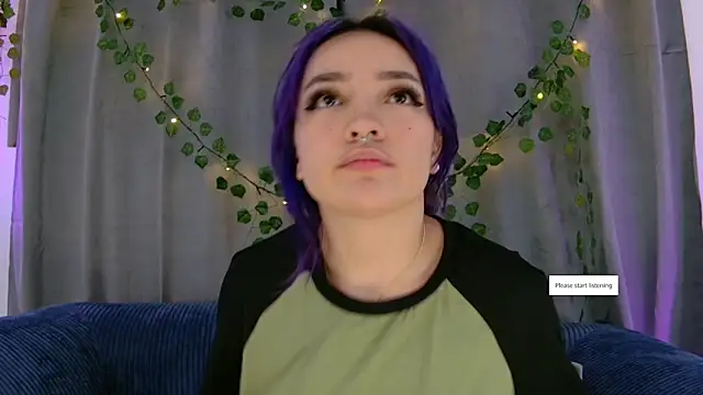 Snapshot of vayolett01_dakotta chatting on 12.23.25 vayolett01 dakotta online show from 12.23.25