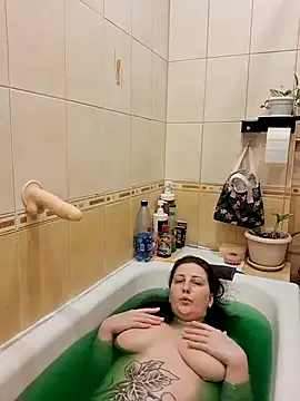 Sakura Green online show from 01.12.25