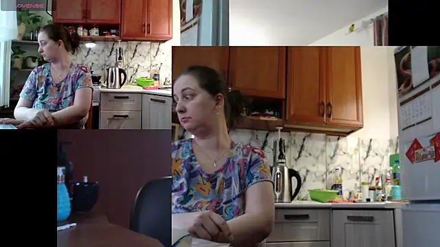 Sakura Green online show from 12.18.25